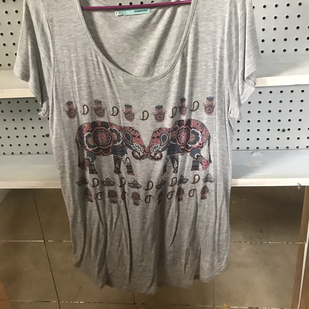 Graphic elephant top